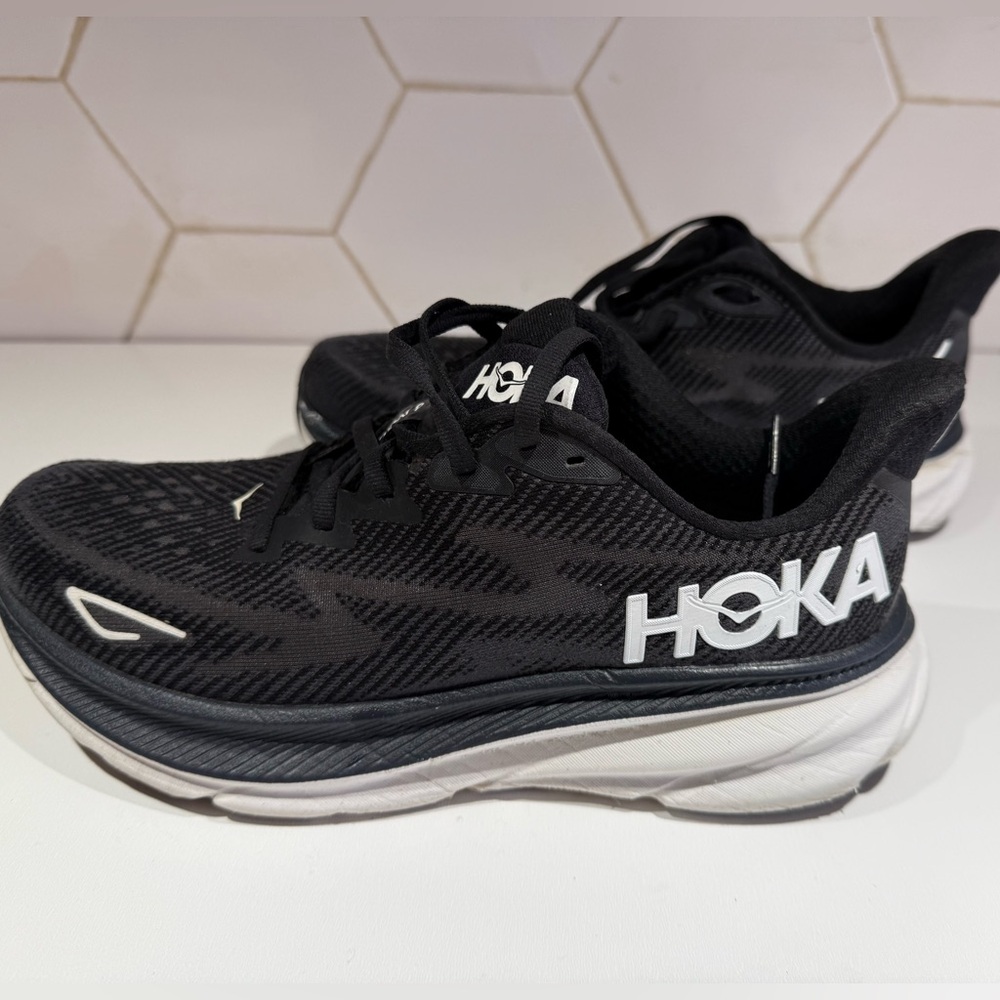 HOKA Women's Clifton 9 Running Shoes Size 8D